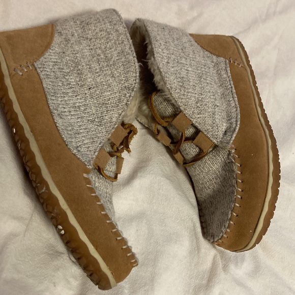 Minnetonka booties - Picture 2 of 5